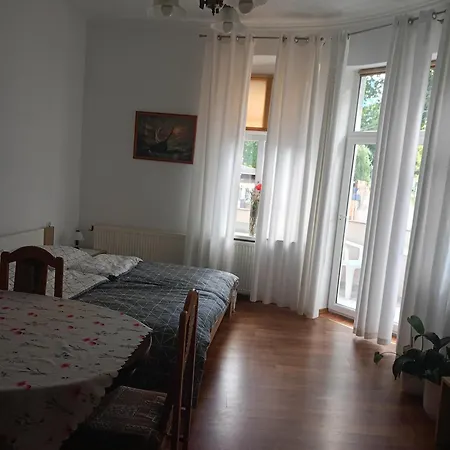 Kamienica Z Balkonem - Goscinne Apartment Reszel